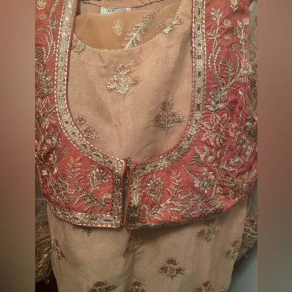 Afrozeh Pakistani Shalwar Kameez new with tag - Picture 5 of 9